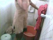 Indian Desi Bhabhi Taking Bath Mms Leaked