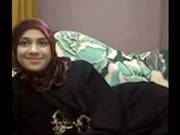 Ugly Hijab Girl Masturbates On Cam