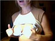 Blonde Babe Flashing Her Tits
100