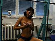 Sporty Teen With Pierced Navel Loves Masturbating At The Gym