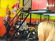Black Dude Is Having An Amazing Time With Two Hot Nymphos