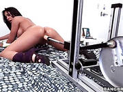 Dildo Machine Sex Is Just What This Sexy Girl Wants