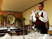 Horn-mad Tanned Blondie Seduces A Waiter For Giving A Stout Blowjob