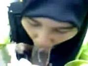 Hijabi Sucking And Drinking Cum
