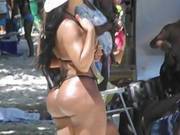 A Maior Bunda No Menor Bikini