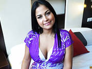 Sizzling Colombian Babe Demonstrates Her Goodies