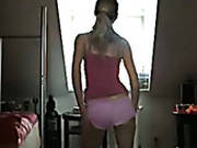 Kinky Blonde Performing Her Gorgeous Body