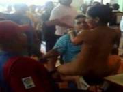 Desnuda En Bar
