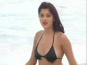 Very Hot Desi Chick Fucked On The Beach Clip0