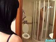 Nice Brunnete Teen Opens Wide