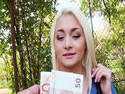 Blondie Gets Cash To Fuck In The Park