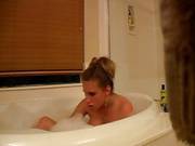Amanda Takes A Bubble Bath And Plays With Her Twat
