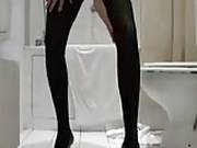 She Wears Pantyhose Aa