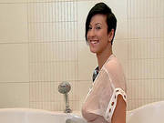 Sexy Masturbation In The Warm Tub