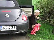 Sexy Amateur Girlfriend Gets Cumshot On Back In The Car