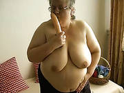Obese Ssbbw Granny Masturbates Fucking Her Fat Cunt With Vibtator