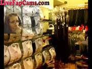 Webcam Girl Masturbates At Work
