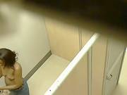I Love To Spy On Chicks
