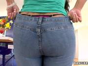 Jessica Bangkok Teases You With Her Round Ass