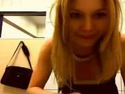 Blondie Have Some Fun In Fast Food Restroom
900