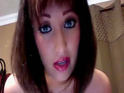 Hot Cam Show With Beautiful Gal