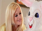 Amazing Blonde Blows Like A Goddess