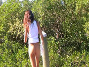 Young Babe Posing Nude In Outdoor