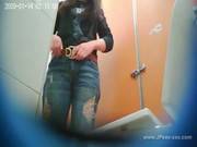 Voyeurschoogirls Go To The Toilet