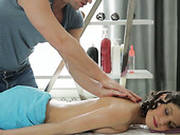 Svelte And Sexy Girl Neonas Gets Sensual Massage At The Parlor