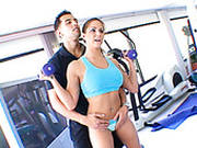 Busty Teen Gets Her Sweaty Cunt Licked At The Gym