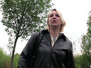 Amateur Curvy Russian Chick Vera Gives Blowjob In The Wild