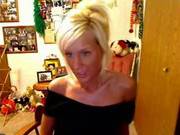 Very Hot Milf Show Her Atributes In Webcam Sh