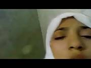Muslim Teen Girl Have A Nice Session