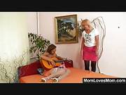 Unshaven Amateur-mom Gets Toyed By Perverse Blond Dame