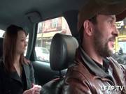 Petite Coquine Se Masturbe Dans Le Taxi Q 
