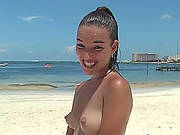 Bikini Babe Is Going To Give A Damn Wild Blowjob