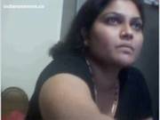 Desi Aunty Nude On Webcam Showing Her Big 