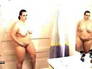 Fat Hottie Fingers Her Snatch In The Shower