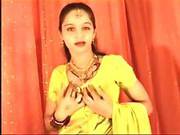 Hawt Northindian B Grade Actress Expose Her Bra Buddies & Love Tunnel