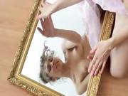 Unbelievable Model Playing With Mirror