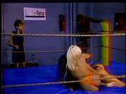Women Having Four Way Boxing And Then Go To Sweaty Sex
700