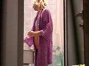 Voyeur Enjoys Watching Sexy Blonde