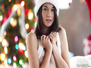 Beautiful Teen Gives Hot Solo