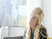 Super Hot Fairhair Babe Rubbing The Clit -2