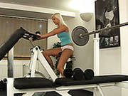 Sporty Horn-mad Zealous Gal Evelyn Masturbates With A Dildo After The Training