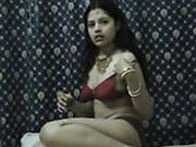 Mouth-watering Indian Girl Is Posing On Cam Wearing Traditional Dress