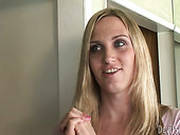 Pimpled Shemale Hoe Gives Tremendous Blowjob